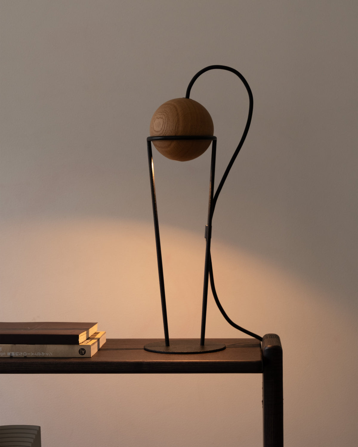 Esfera Table Lamp