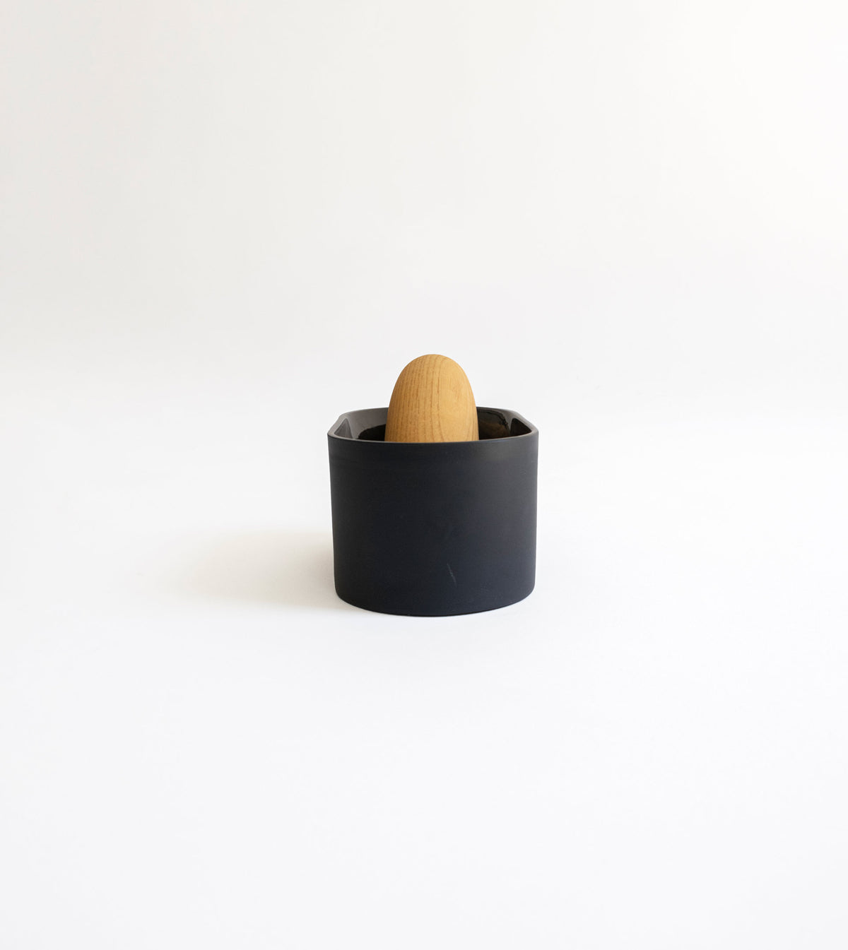 Moer Mortar & Pestle Black | EE