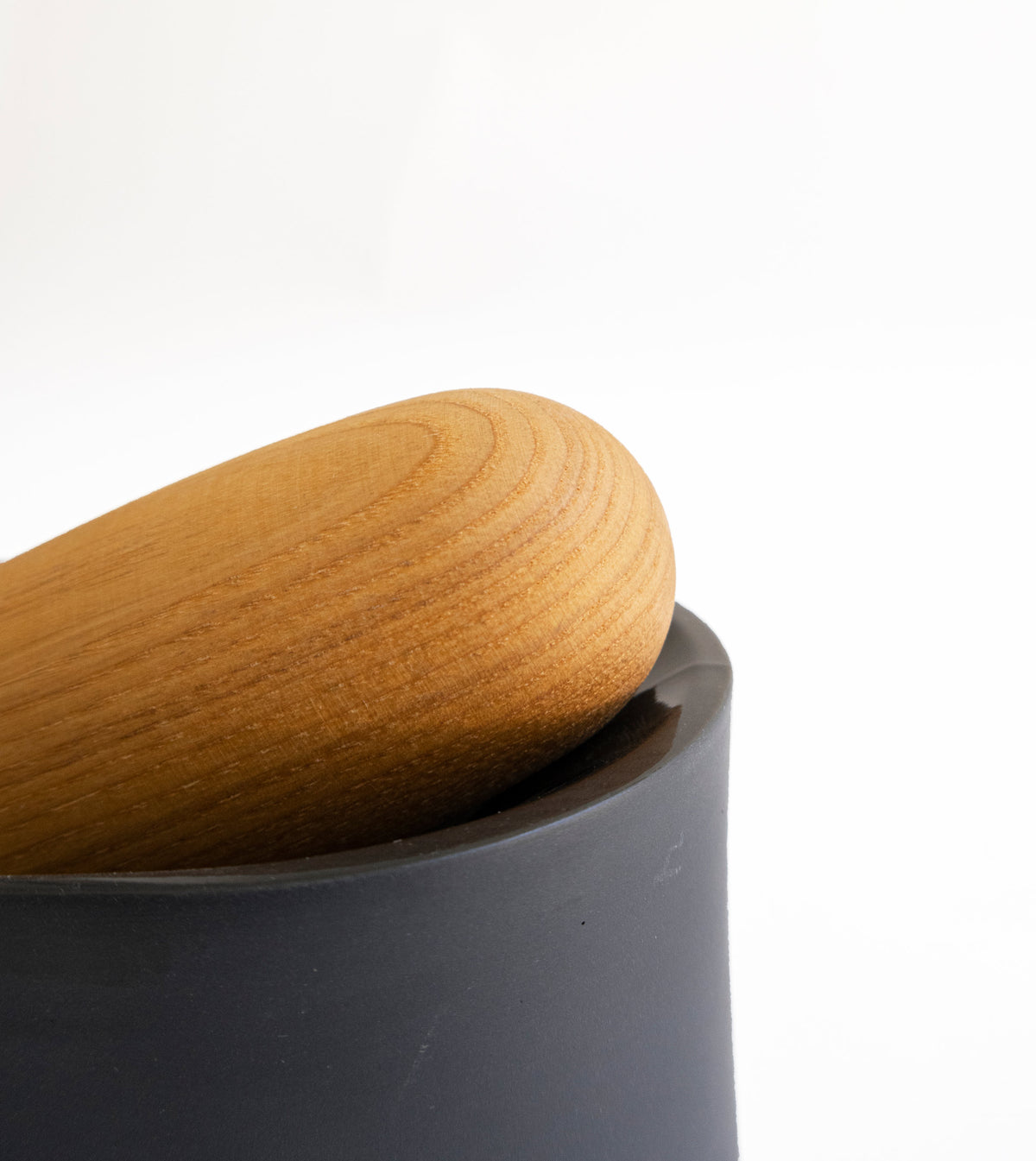 Moer Mortar & Pestle Black | EE