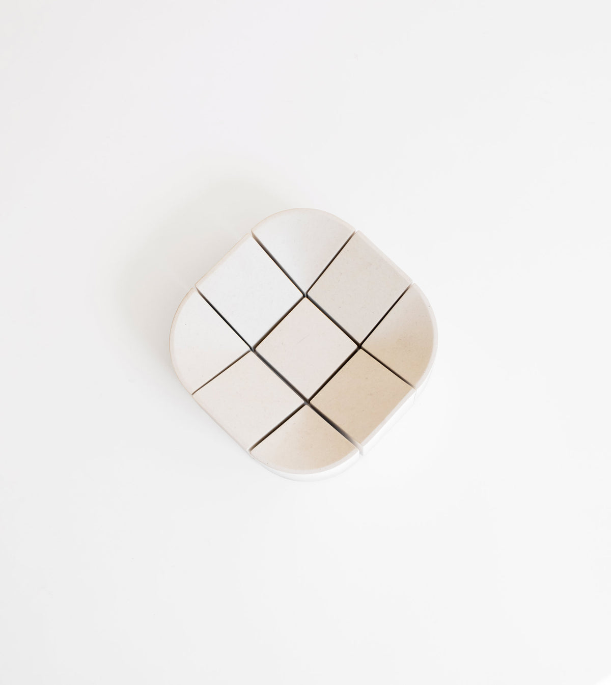 Brut Soft Square White | EE