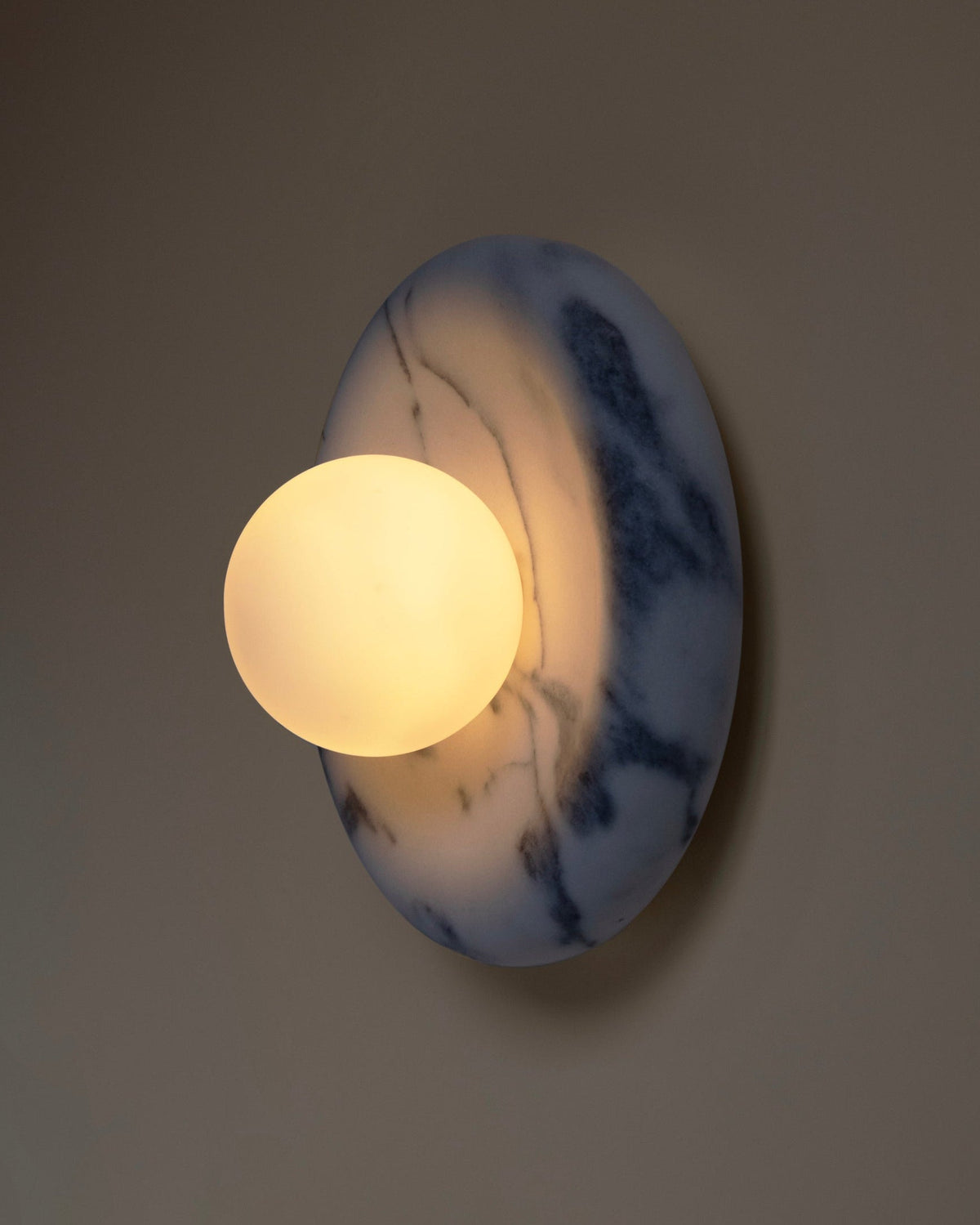 Nest Lamp Stone